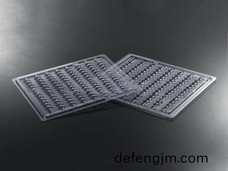 吸塑(su)包裝(zhuang)盒(he)  電(dian)子類(lèi)(lei)